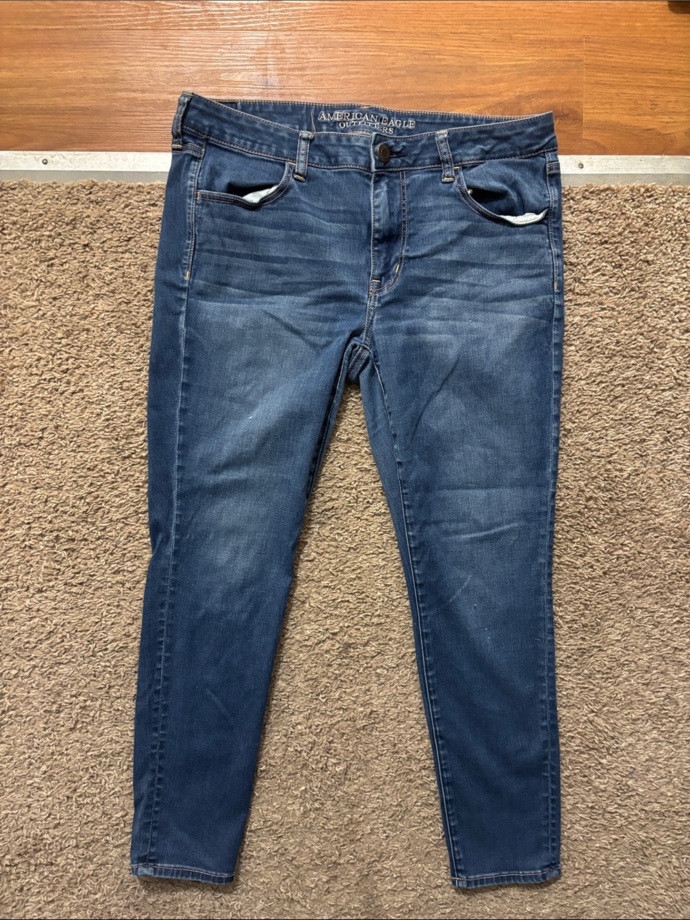 American Eagle Woman’s 14 Short Dark Wash Skinny Jeans